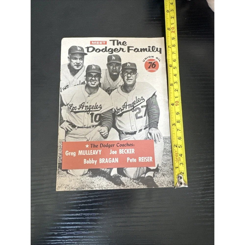 1960 THE‎ DODGER COACHES Union76 Meet The Dodger Family Booklet